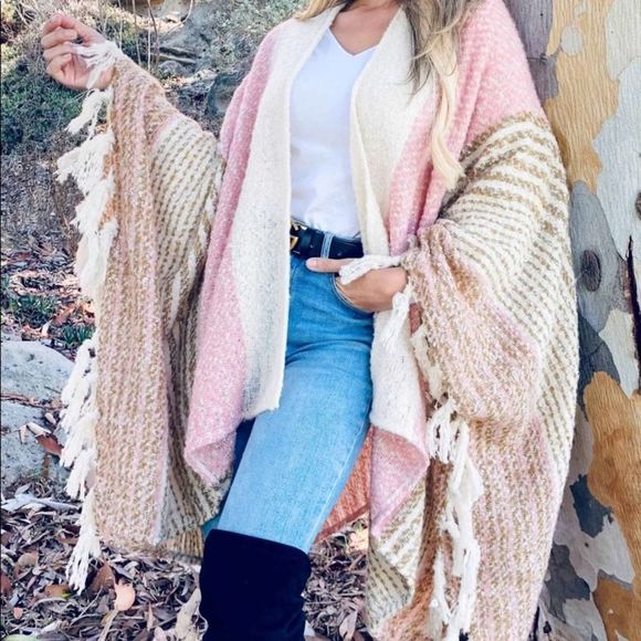 🎈Poncho Style Cardigan OS - Picture 2 of 16